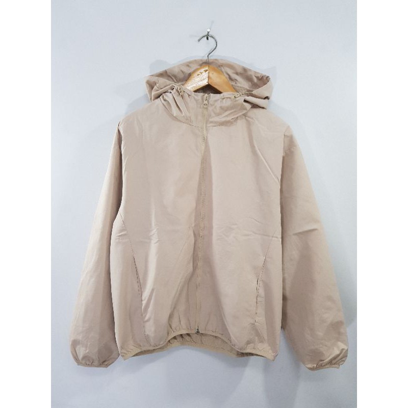 jaket GU by Uniqlo