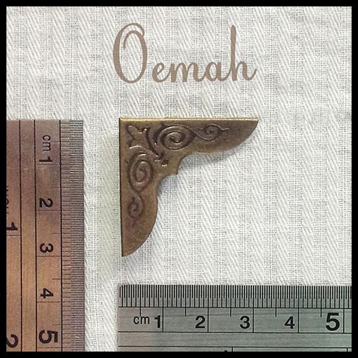 Siku besi / siku ornament / corner ukir/ siku dekorasi uk 31mm (15/16)