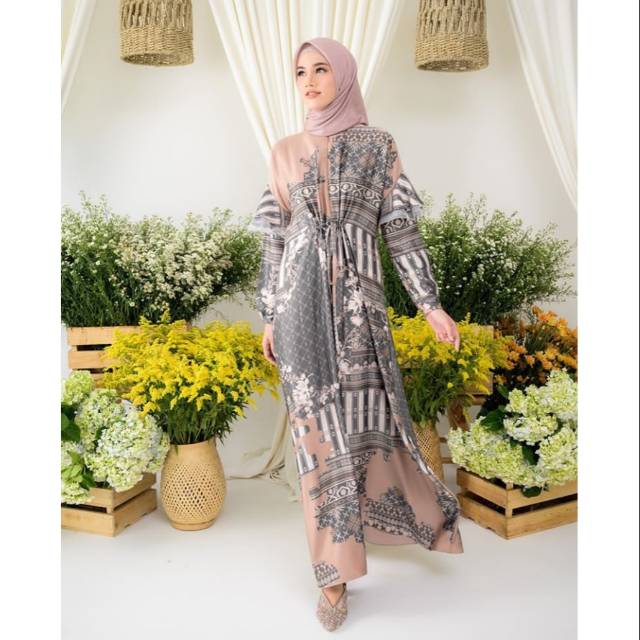 Wearing Klamby Dress Jeumpa series