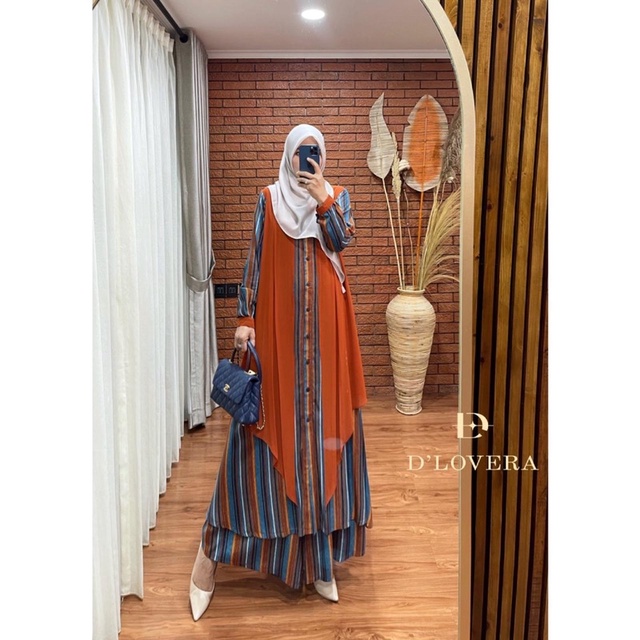 Laura set 5 original by Dlovera