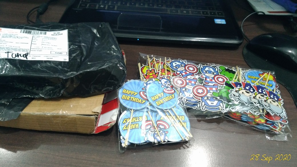 Cupcake Topper Superhero Avenger