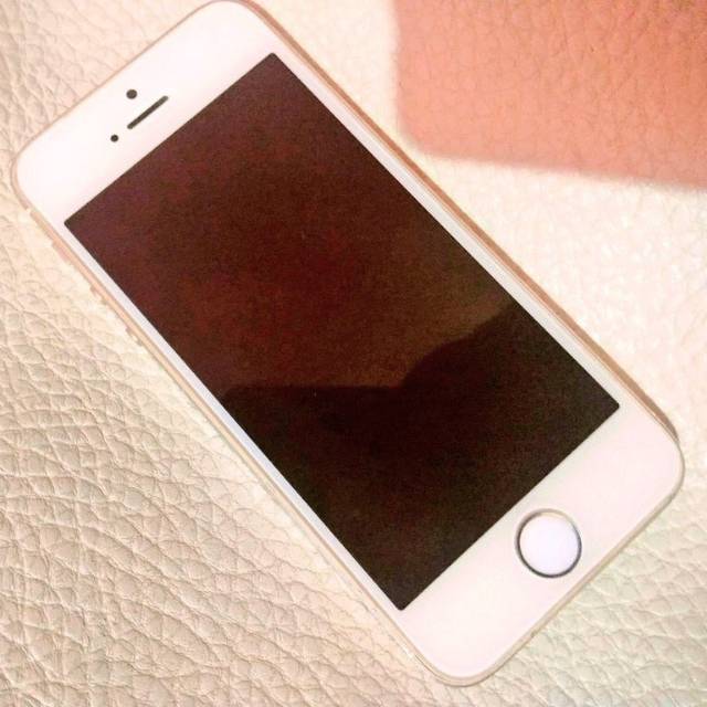 iPhone 5s 32GB Gold ex resmi inter LL/A preloved / second / bekas