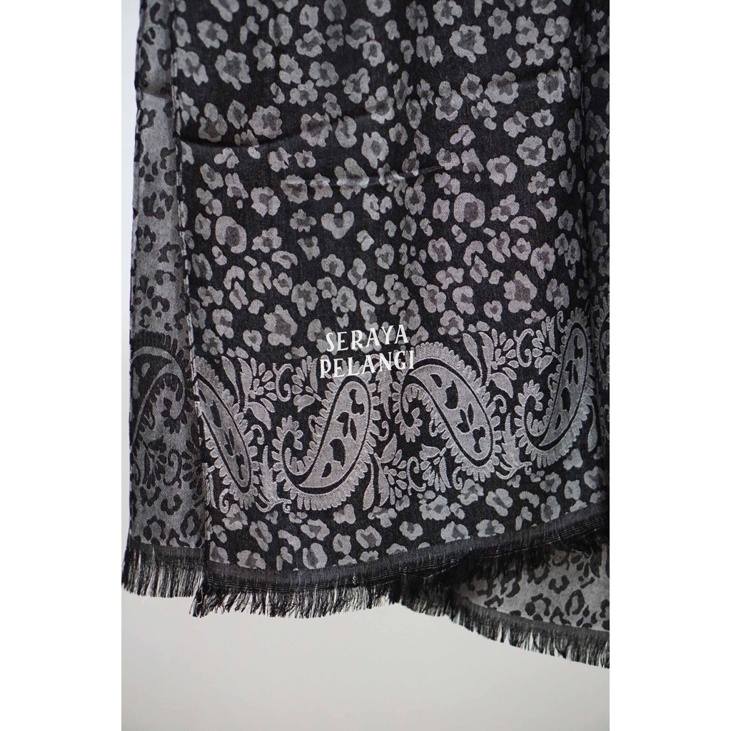 Pashmina Sutra Motif Keong/Animal Print Macan | Silk | Selendang | Scarf | Syal | Shawl | Pasmina