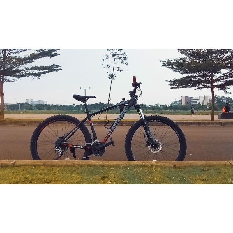 Sepeda MTB Polygon Primer 5