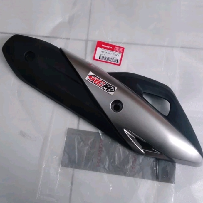 COVER PROTEKTOR PROTECTOR MUFFLER NHA40M TUTUP PELINDUNG TAMENG KNALPOT KENALPOT PCX 150 2017 - 2021 K97 ORIGINAL HONDA AHM HGP ASLI 18318-K97-T00ZA