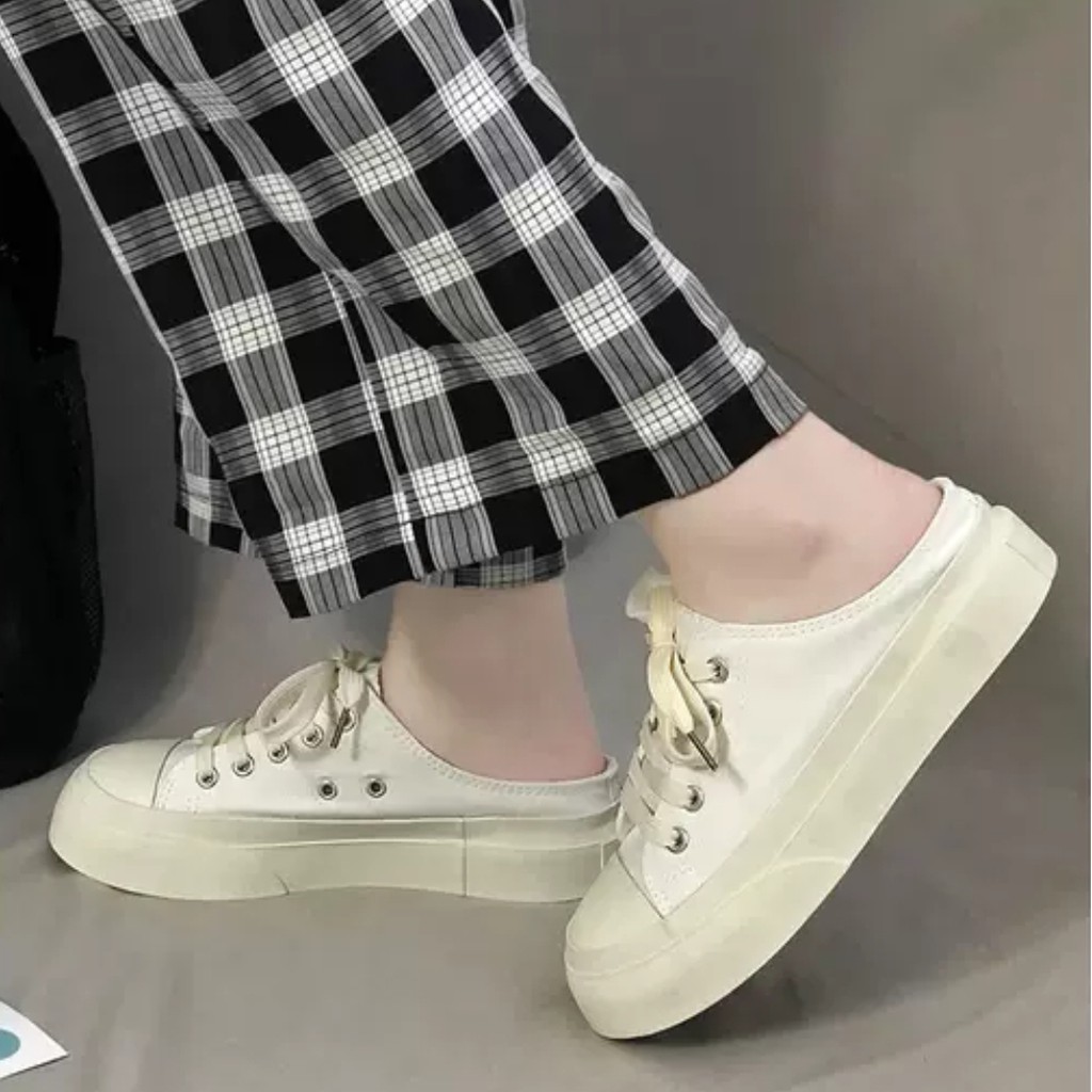 Sepatu Half Sneakers Wanita 012130 Casual Half Drag Canvas Sneakers