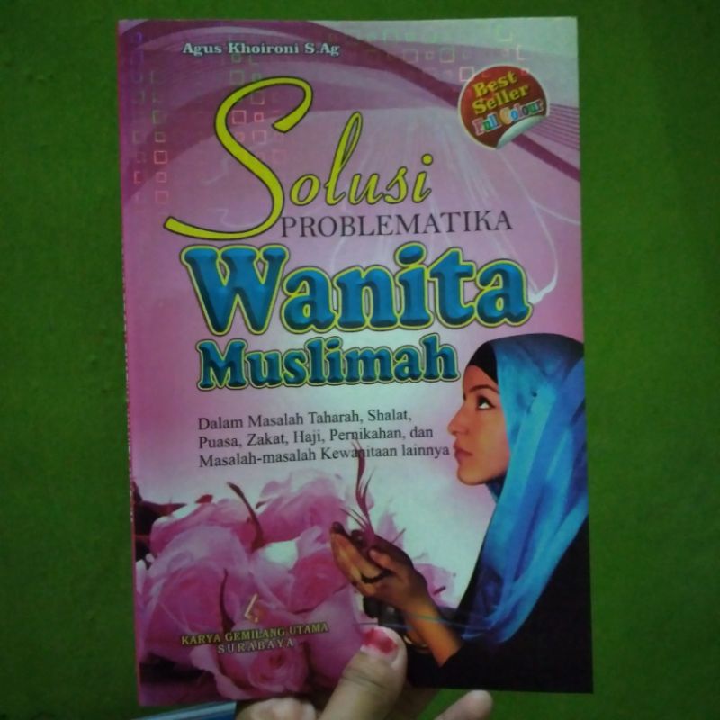 Buku solusi problematika wanita muslimah