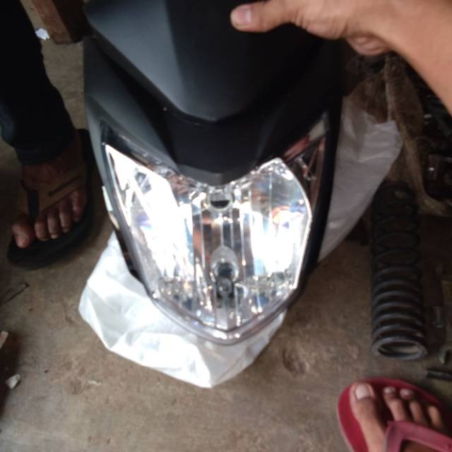 Batok lampu depan satu set honda verza