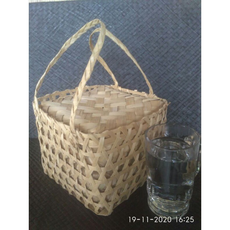 Anyaman Bambu Tas Hidangan Isi 2 Besek uk Tas 18x18x15 uk Anyaman Bambu Tas Hidangan Isi 2 Besek uk Tas 18x18x15 uk