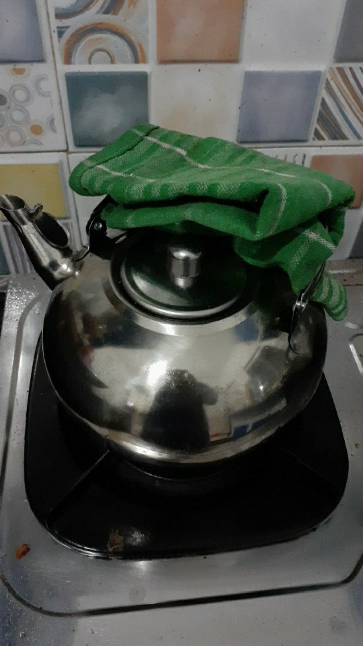 Teko Air Tea Coffee Bulat + Saringan Stainless Steel 18 Cm / 1.8 Liter