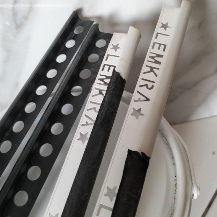 Best Seller.. LEMKRA Tile Trim PVC / kuku macan PVC Corner  2,4m