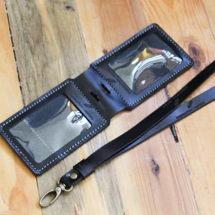 

ID Card Holder Kulit Custom Nama & Logo Model Lipat Warna HITAM PULLUP DOUBLE MIKA