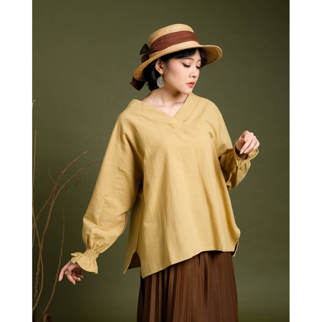 DISKON - VIERA BLOUSE - blouse wanita / blouse kekinian / blouse cantik / simple blouse / blouse polos