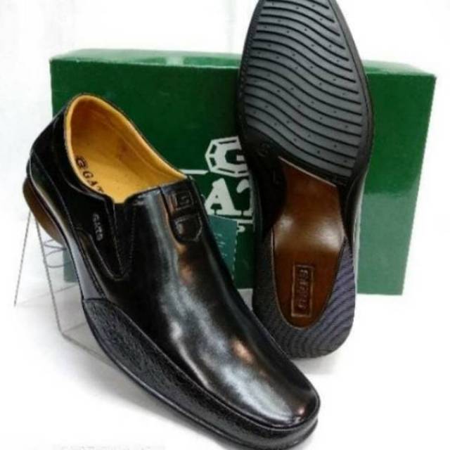 sepatu pantofel kulit gats zu 002 black.100% original by gats
