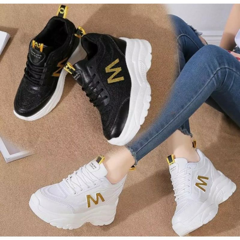 Sepatu Sneakers Wanita M Pasir Premium