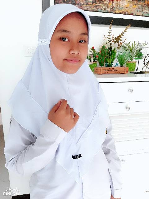 Kerudung / jilbab instant SMP dan SMA