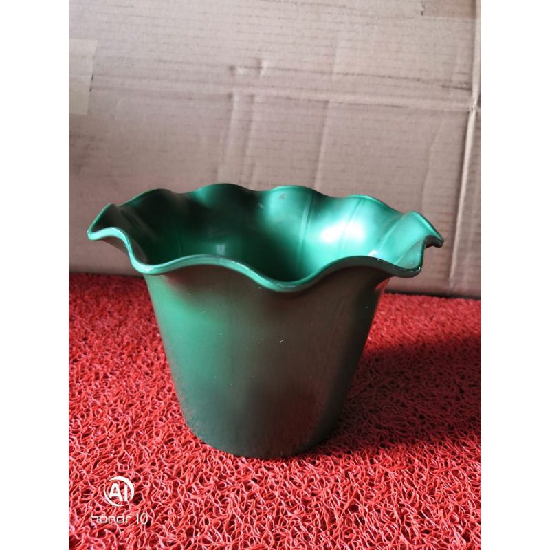 pot bunga 10 cm Putih dan hijau