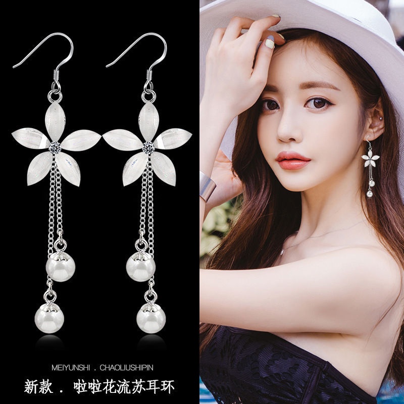 Anting Rumbai Bentuk Kelopak Bunga Aksen Kristal | Anting Rantai Mutiara Bentuk Bunga | Aksesoris Rambut Untuk Wanita | Anting Bahan Stainless Steel | Kotak Hadiah Untuk Hadiah