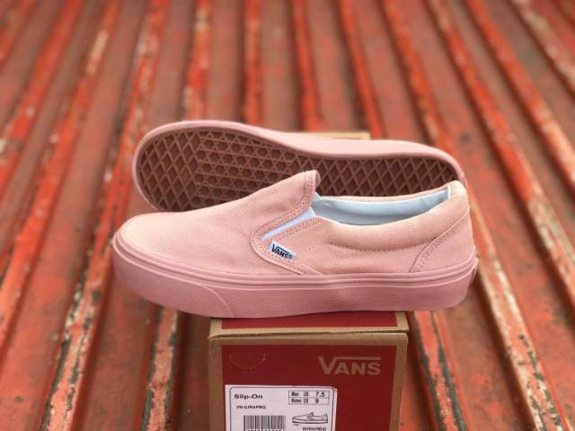 VANS SLIP ON CHECKERBOARD PEACH ROSY  BNIB !!!! 100% ORIGINAL PREMOUM BLACK WHITE MONEY BACK GUARANTE TOOTHE PAPERBAG