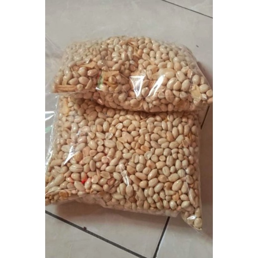 

KACANG BAWANG/ KAPRI khas bali dengan dibumbui bawang dan aroma daun jeruk .1 kg. HARGA DIATAS MENYESUAIKAN HARGA MINYAK