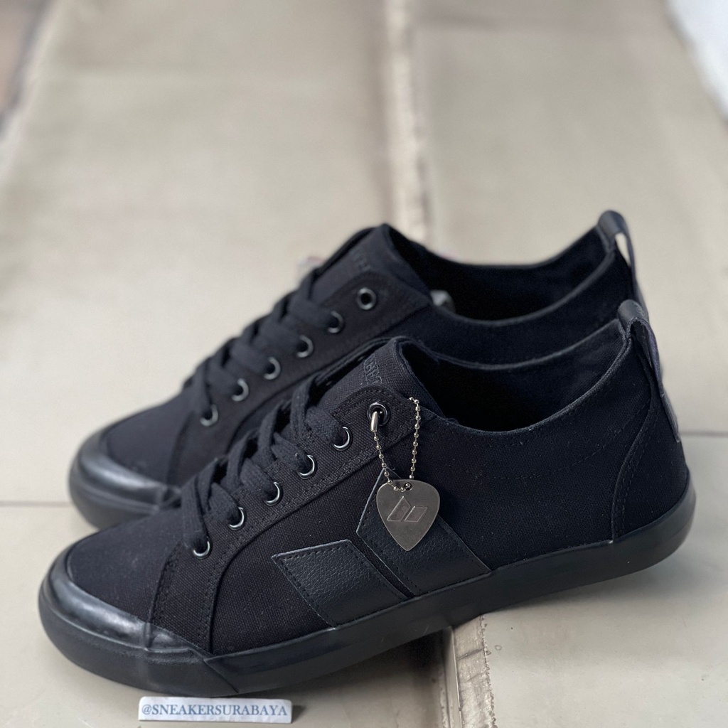 Macbeth Eliot Black Black