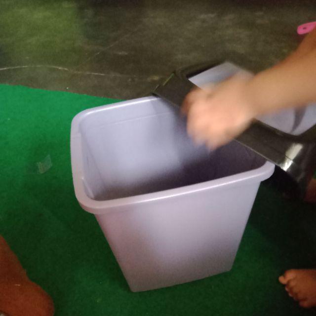 Tempat Sampah Tutup / Tong Sampah Tutup / Ukuran 5 Liter