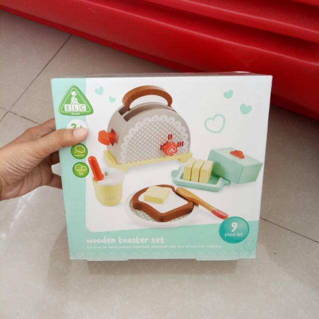 ELC wooden toaster set
