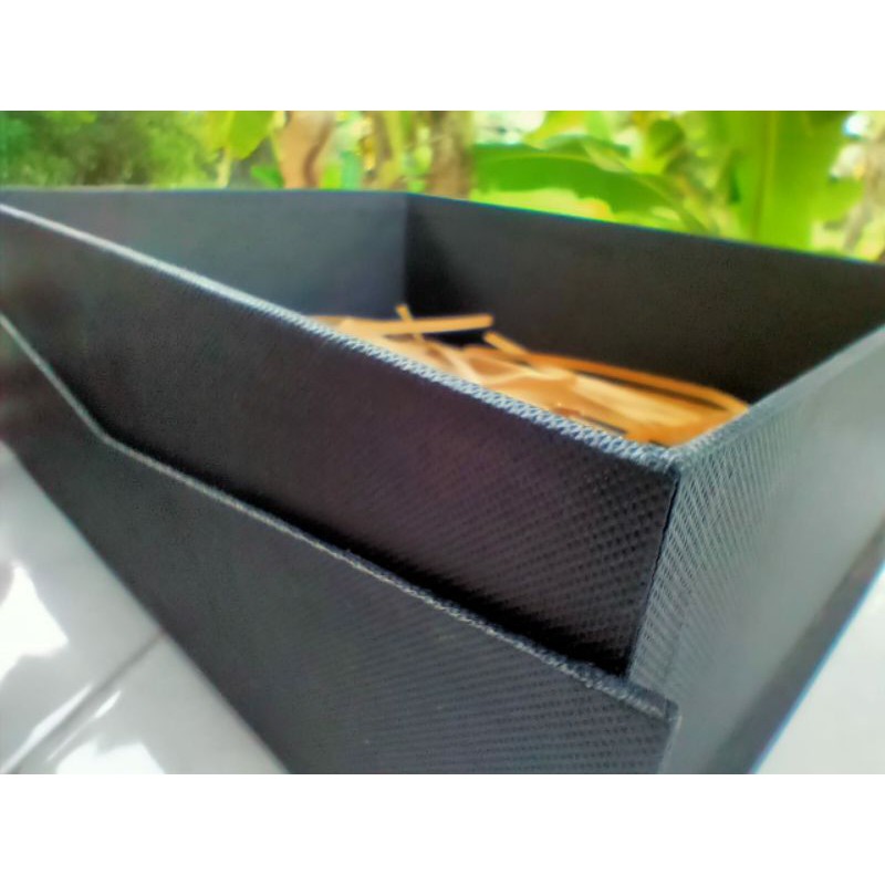 

GIFTBOX || KOTAK KADO || KOTAK CUSTOM || HAMPER TYPE PREMIUM MAGNETIC UKURAN 70x10x10