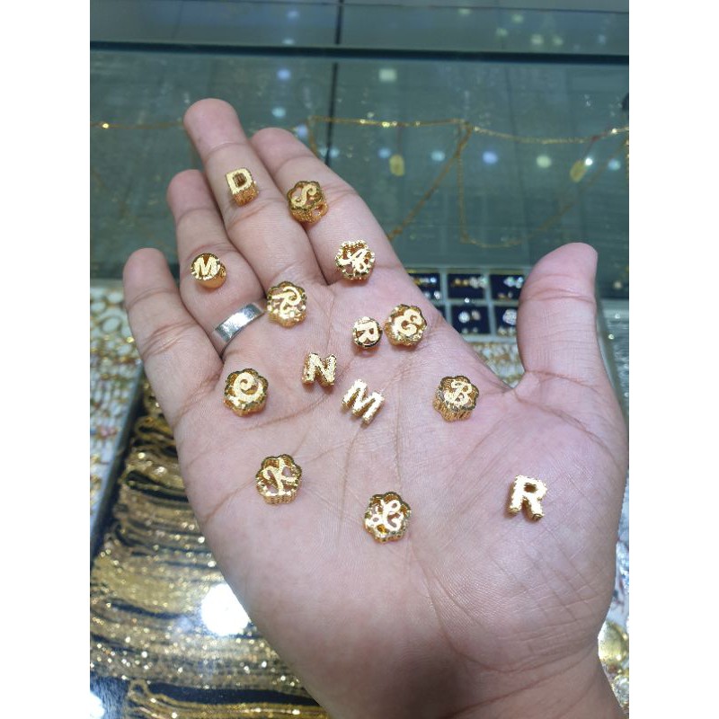 liontin inisial emas asli kadar 700/22k
