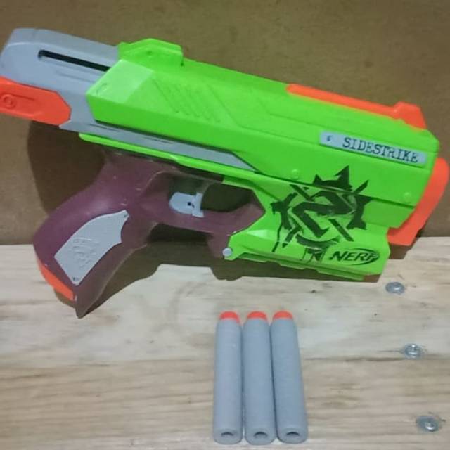 NERF ZOMBIE SIDESTRIKE