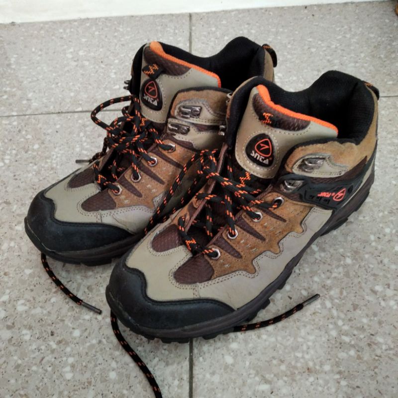 Sepatu Gunung SNTA size 40 preloved (second)