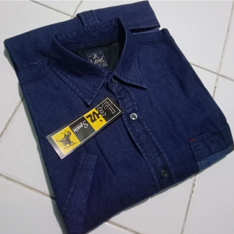 Kemeja Levis lengan pendek