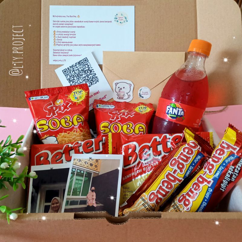 

Snack box murah "The red box" gift box kado wisuda kado sempo kado unik