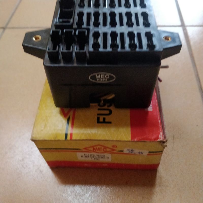 Rumah Sekring Fuse box Isuzu Panther
