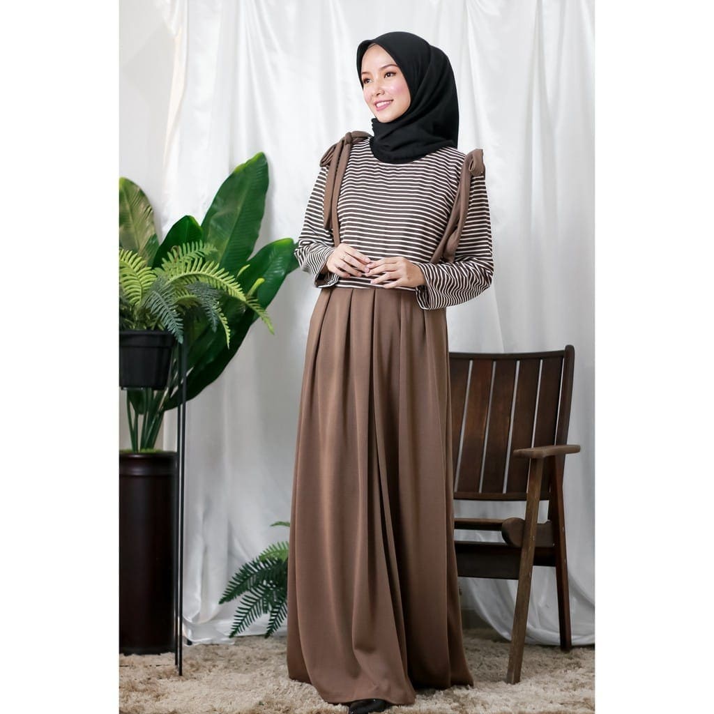 ALOVIA STRIPE OVERALL DRESS Bahan Lacoste Baju Muslim Wanita Terbaru 2021 Kekinian Overall Wanita Ko