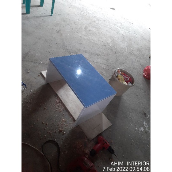 Meja komputer Lesehan