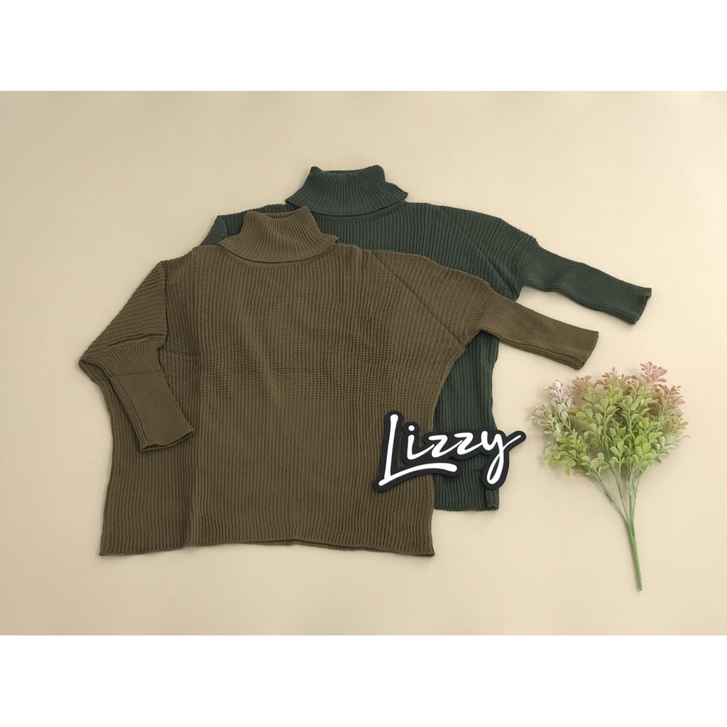 Lizzy - TIARA TURTLENECK PREMIUM