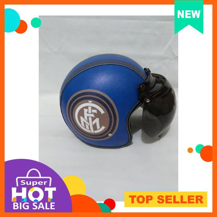 Helm Bogo Motif Logo Klub Bola