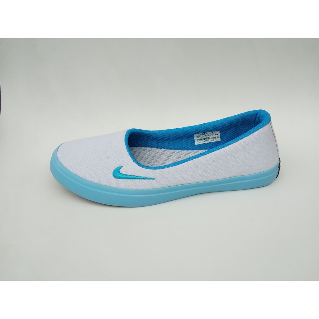 Sepatu slip on wanita 01.Sepatu wanita.Sepatu santai.Sepatu hijabers.Sepatu kerja