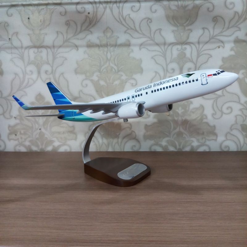 Miniatur Replika Pesawat GARUDA INDONESIA B737-800NG,B777-300,B747-400,A330-300,CRJ-100,PK-GFM & GFN