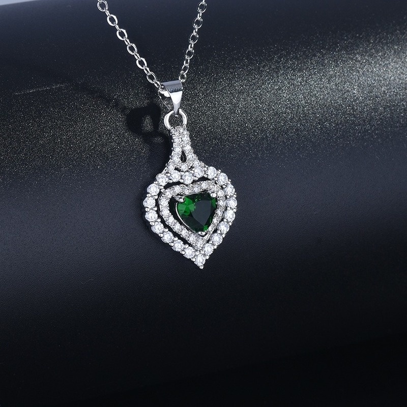 [Ready Stock]Fashion and Fully-Jewelled Micro-Inlaid Colorful Gem Love Heart Pendant Necklace