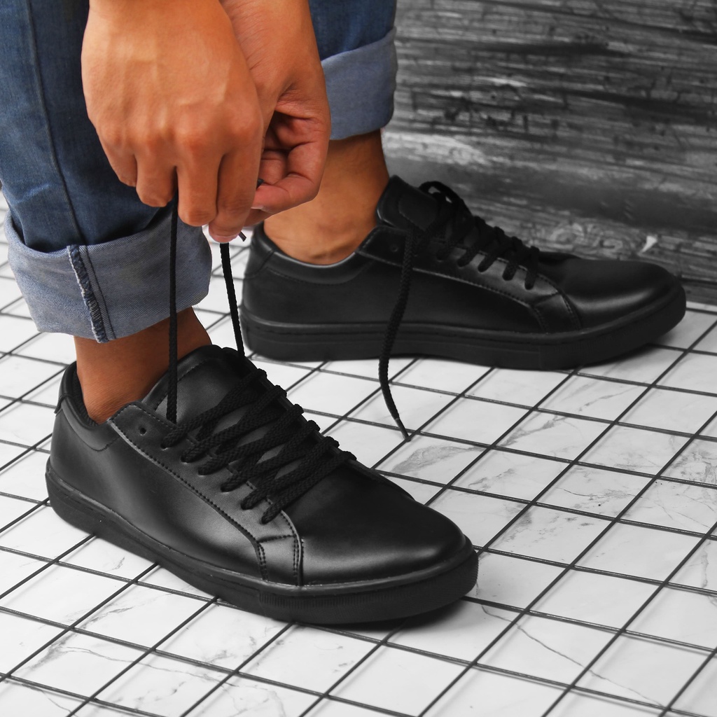 VICTOR FULL BLACK |ManNeedMe x ARF| Sepatu Sneakers Pria Casual ORI