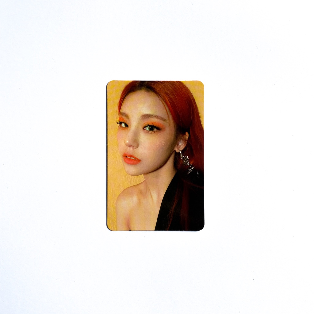 ITZY GUESS WHO Photocard Yeji Lia Ryujin Chaeryeong Yuna