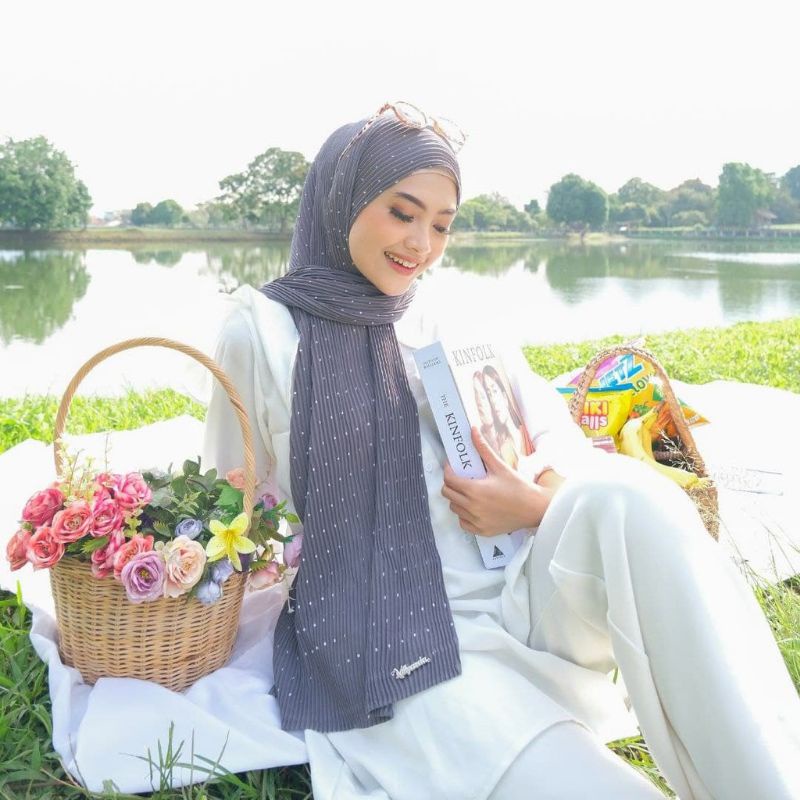 Pashmina Plisket Motif Polkadot by Milyarda Hijab