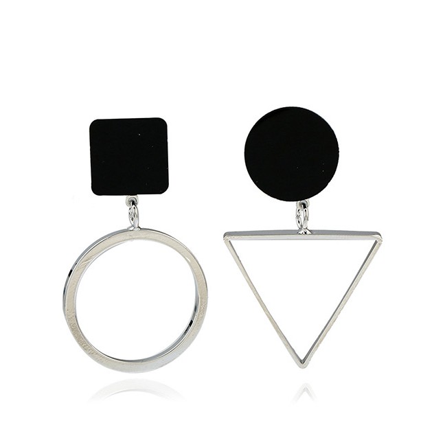 LRC Anting Tusuk Fashion Hollow Out Triangle Pandent Decorated Simple Earrings