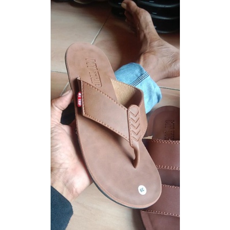 Sandal pria keren / Sandal kulit pria / Sandal pria kekinian / Sandal pria modern