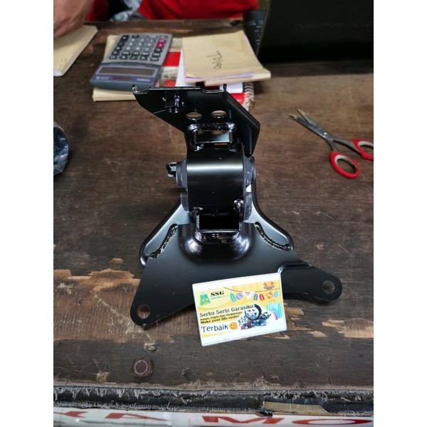 Engine mounting kiri transmisi yaris new vios
