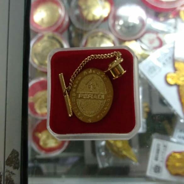 Pin | Pin Kerah Peradi Dan Rantai