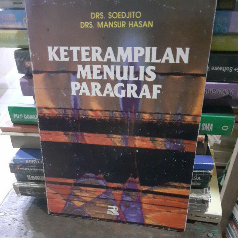 keterampilan menulis paragraf soedjito