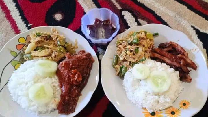 Maura Couple - Sania Ruffle Batik Couple